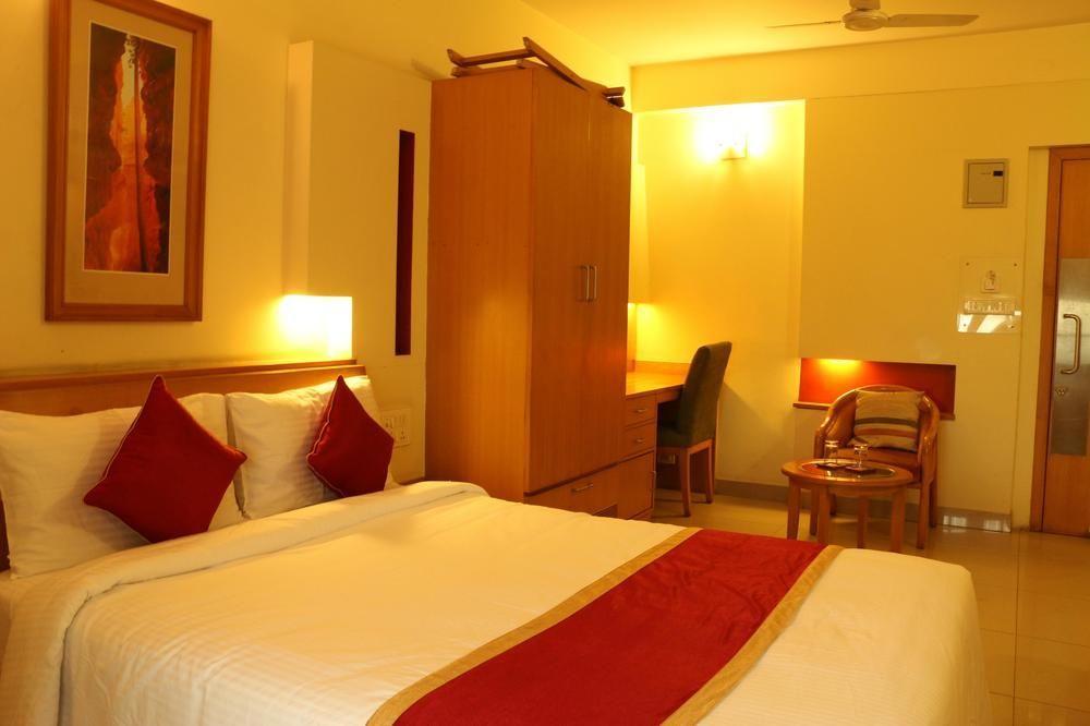 Capital O 333 Hotel Crystal Homes Bengaluru Zewnętrze zdjęcie